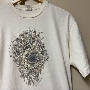 Vintage Del Sol Wildflowers shirt size medium changes colors in the sun!